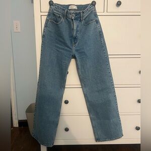 Abercrombie & Fitch The 90s Relaxed High Rise 26 Short